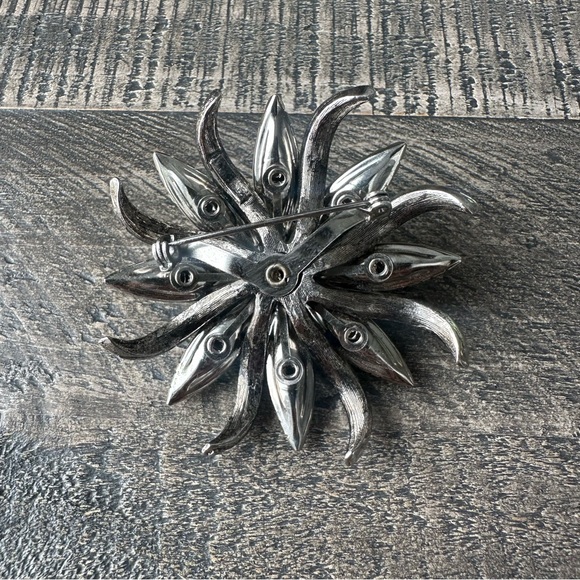 Vintage Blue Rhinestone Floral Brooch - Picture 2 of 3